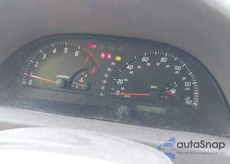 2004 Toyota Camry Le V6 z USA, uszkodzony, nr VIN 4T1BF32K94U072901